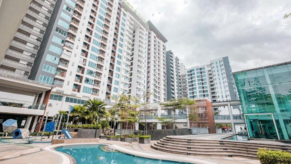 Honeymoon Suite By A Legacy Hotel - Klcc Lake View - Kuala Lumpur — Photos 1